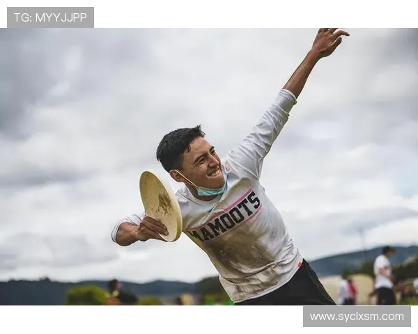 重庆飞盘队在马拉松大满贯积分榜中以52分稳居第一名引发关注